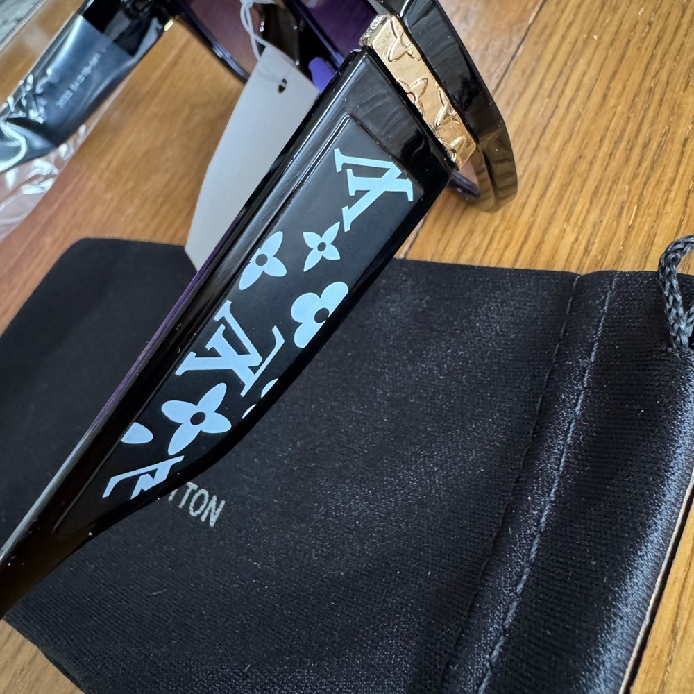 Designer look sunglasses, NEW